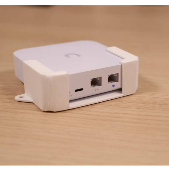 Giá Treo Tường Unifi Express - M96