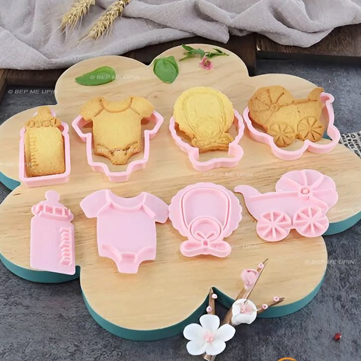 Bộ cutter 4 khuôn nhựa cắt và nhấn cookie , fondant chủ đề thôi nôi baby hình xe đẩy, bình ti, áo, yếm