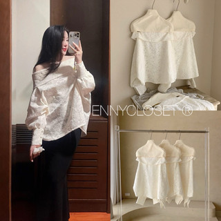  JENNYCLOSET ®”Moren Top”• Áo trễ vai hoa ren dài tay 2 lớp dày dặn cao cấp,Áo hở vai cách điệu chun lưng điệu đà hàng L1 