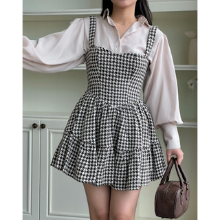 KIOBI – Đầm Jennie Tweed 2 dây, form mini cúp ngực ôm, hạ eo, tùng xòe, lưng thun, vải tweed nâu - KID2212269TN