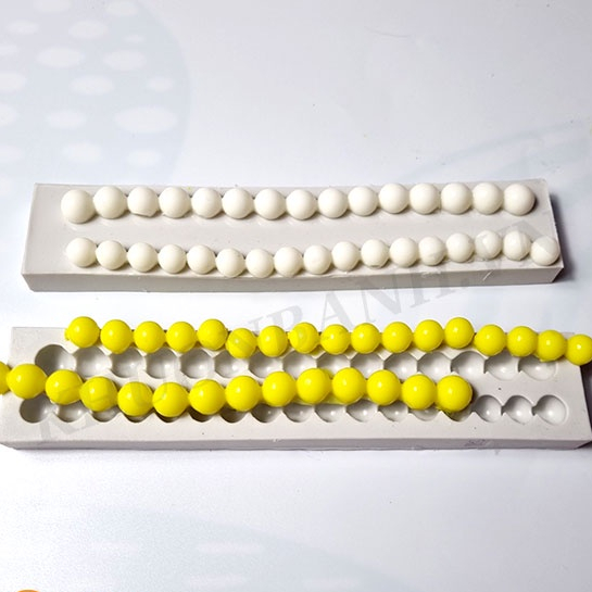 Khuôn silicon 4D vỉ 2 chuỗi ngọc trai to