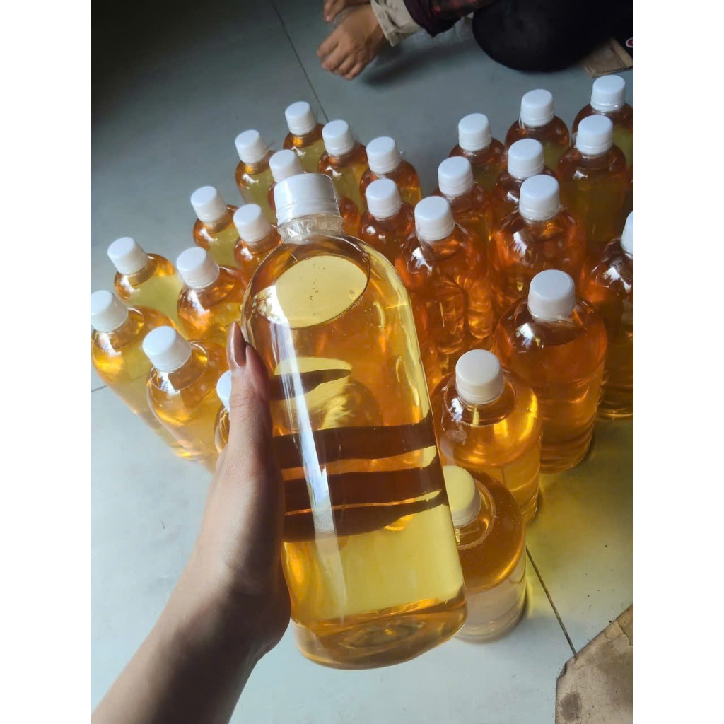 1 lít - Dầu Dừa Nguyên Chất Thủ Công Thơm Lừng - Dùng Làm Đẹp Và Nấu Ăn / Tặng vỏ chai nhựa xịt