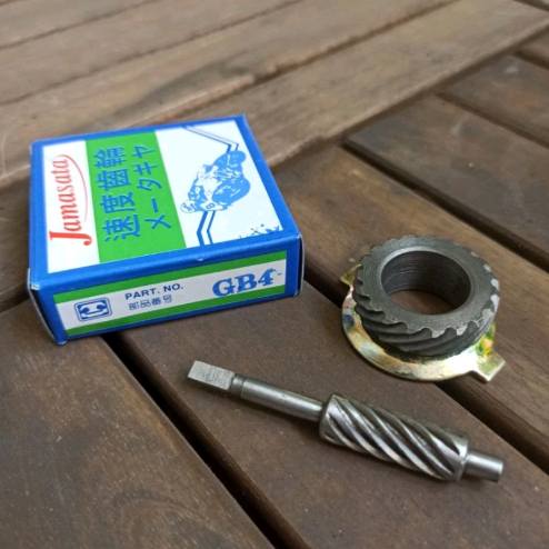 Bộ nhông đồng hồ Cub 81 , 82 / sâu contermet Cup 81 , 82