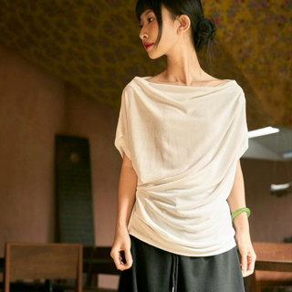 Áo thun trễ vai cổ thuyền form rộng tay cánh dơi