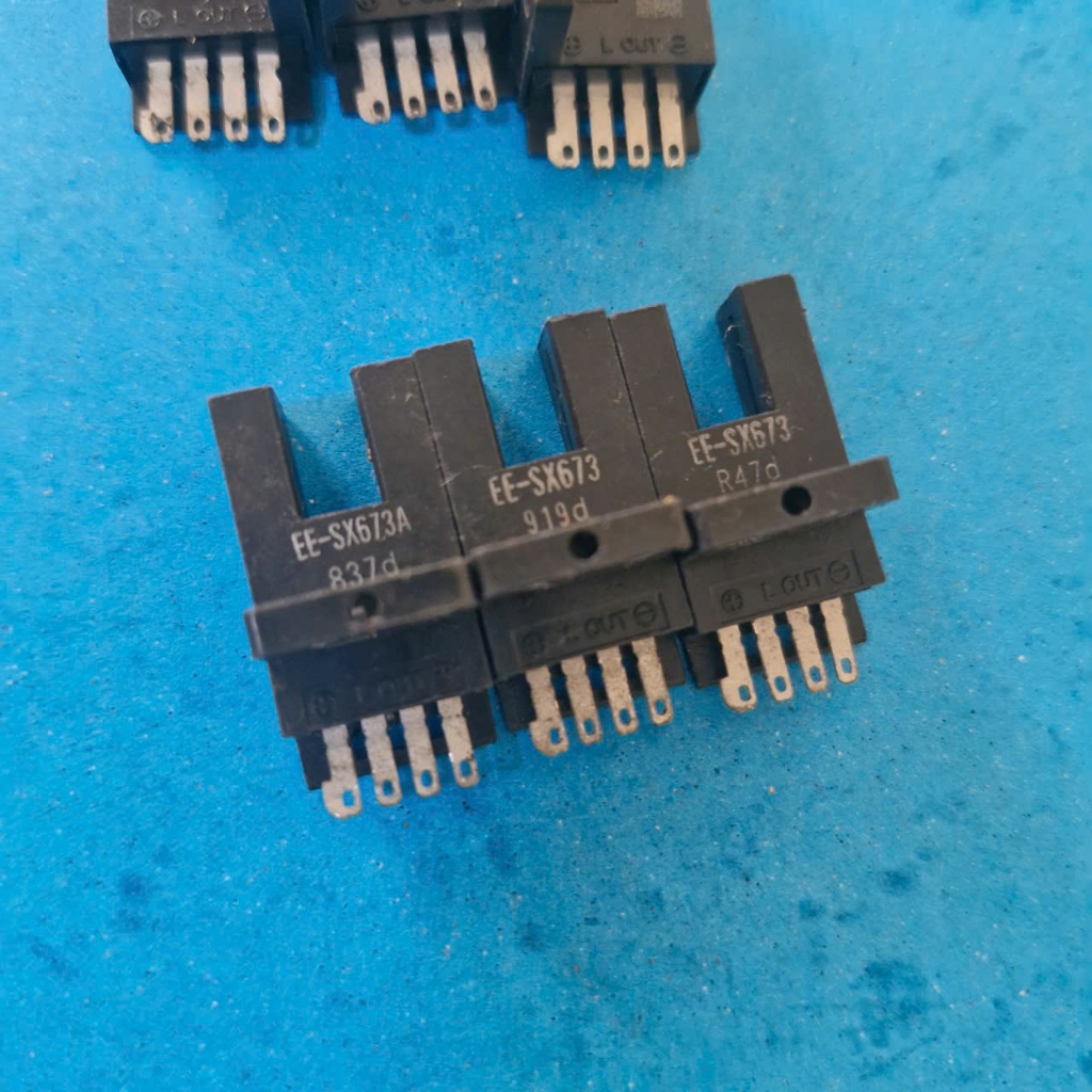 Cảm biến quang omron EE-SX677 EE-SX676  EE-SX676A EE-SX673 EE-SX673A