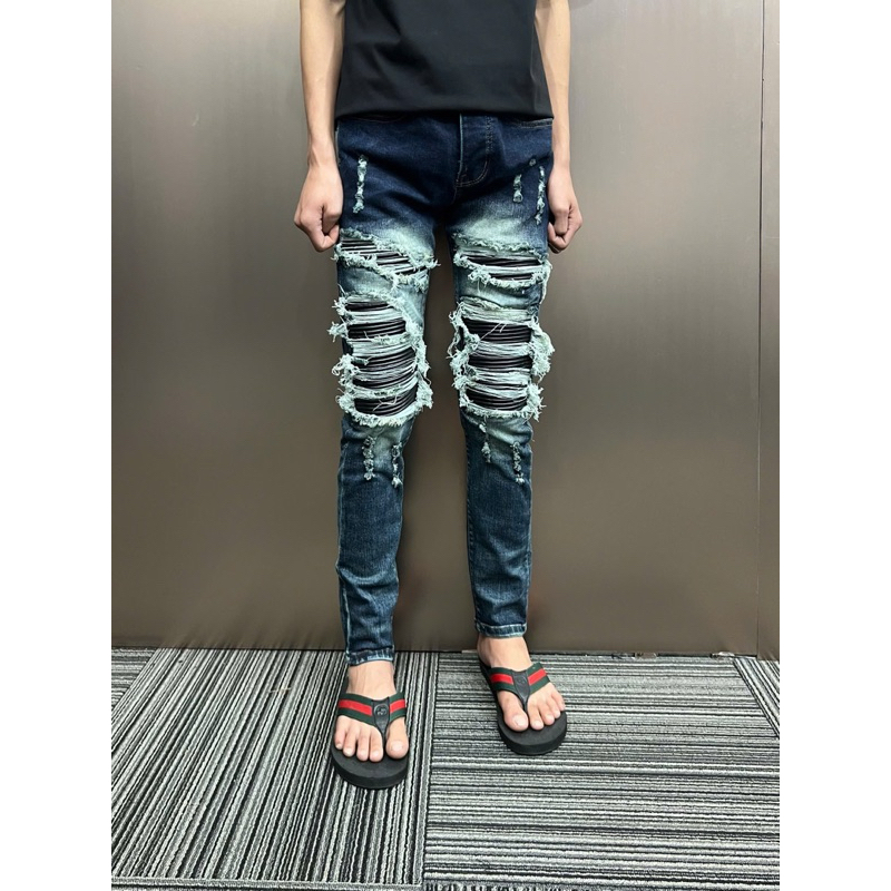 Quần Jean Xanh A-MI-RRI Vá Da Đen Mã QQ, Form Ôm ,Chất Bò Jean Co Dãn , Vá May Bo Viền ( Được Kiểm)