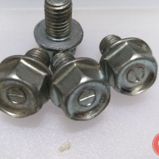 ốc bắt dàn để chân chính xe máy honda (giá 1 con)