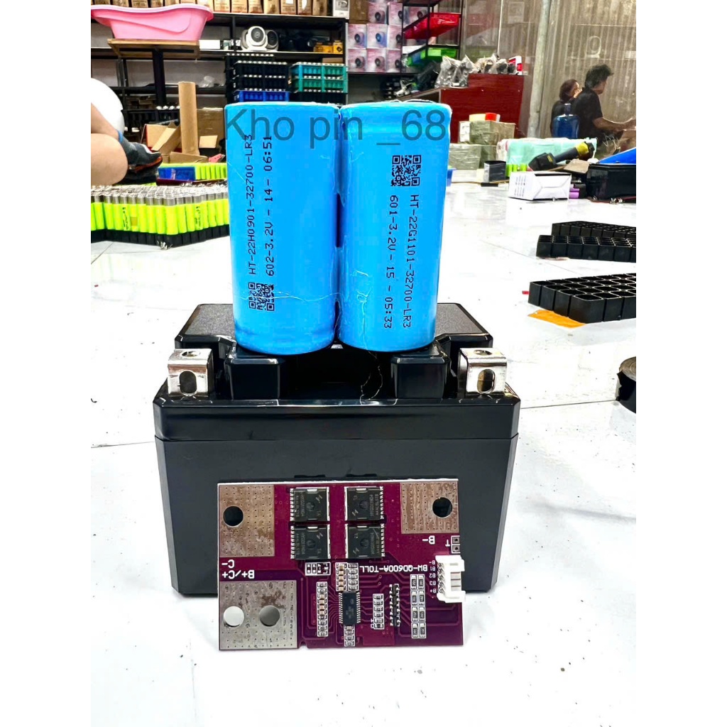 Combo linh kiện đóng bình xe máy, 4 pin 32700 mới 1 mạch bms 4s 640a 1 vỏ bình đề xe yt4.