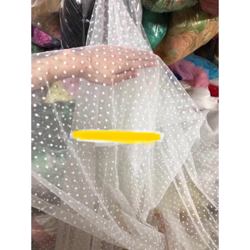 vải voan lưới chấm bi nhung chất đẹp .