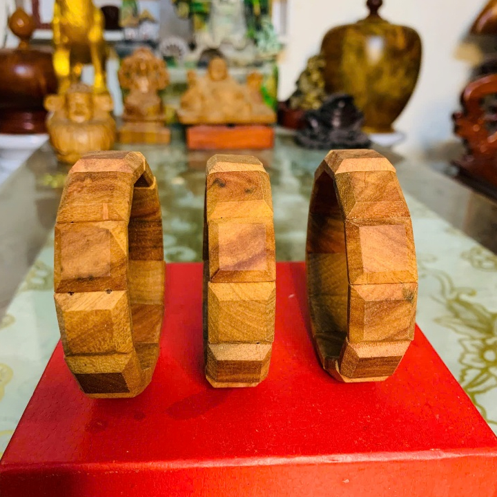 [Xá Xị] Vòng Tay Phong Thuỷ Gỗ Xá Xị Bản Vuông Mùi Hương Thơm Ngát - Phụ Kiện Tặng Quà VIP