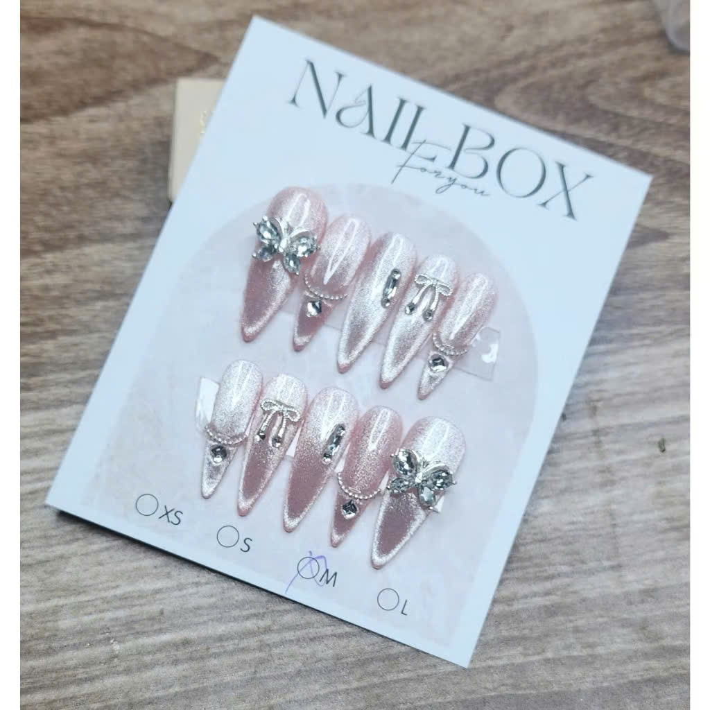Nail box Mẫu nail mắt mèo kim cương