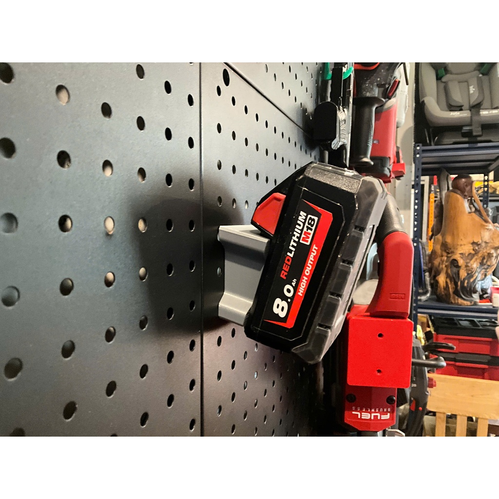 Đế Gài Pin M18 Milwaukee lên Tường, Đế Pin M18 pegboard