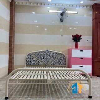 Giường sắt ngang 1m4 dài 2m