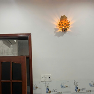 Đèn hắt tường, đèn gỗ trang trí- Qủa Thông