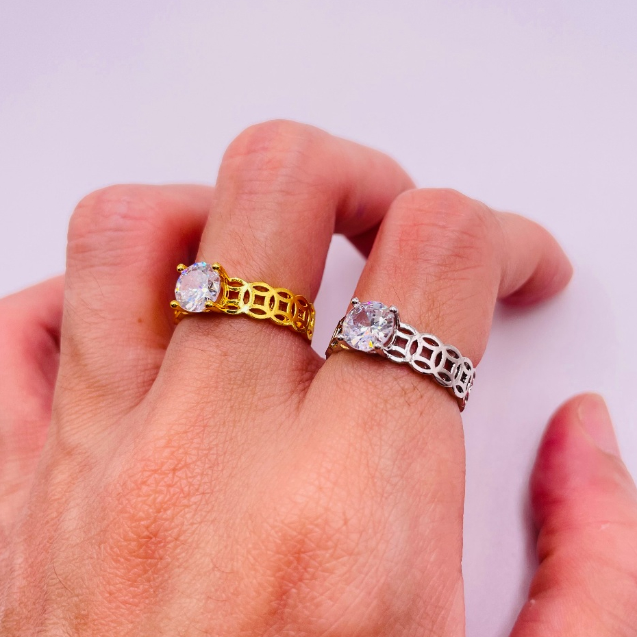 Nhẫn kim tiền titan đính đá bền màu, Nhẫn nữ đẹp kiểu dáng kim tiền chất liệu bằng titan mã 43, tran