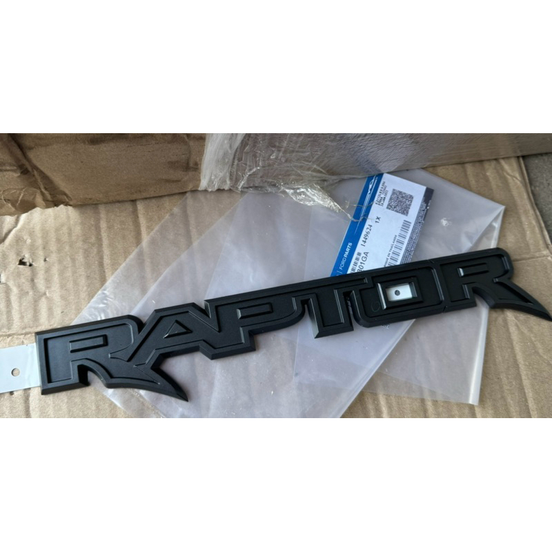 (Combo) Chữ Raptor nhựa đen dán cửa thùng sau xe bán tải Ford Raptor, Logo Raptor và Tem Raptor dán 