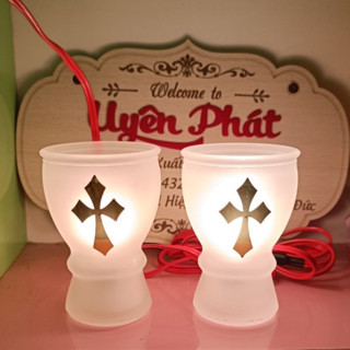 Cặp đèn ly thủy tinh 9cm đèn thờ gia đình công giáo ( miệng loe tròn) gồm 2 cái có bóng sẵn