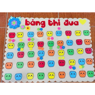 Bảng thi đua kèm 100 hoa cắm khen thưởng