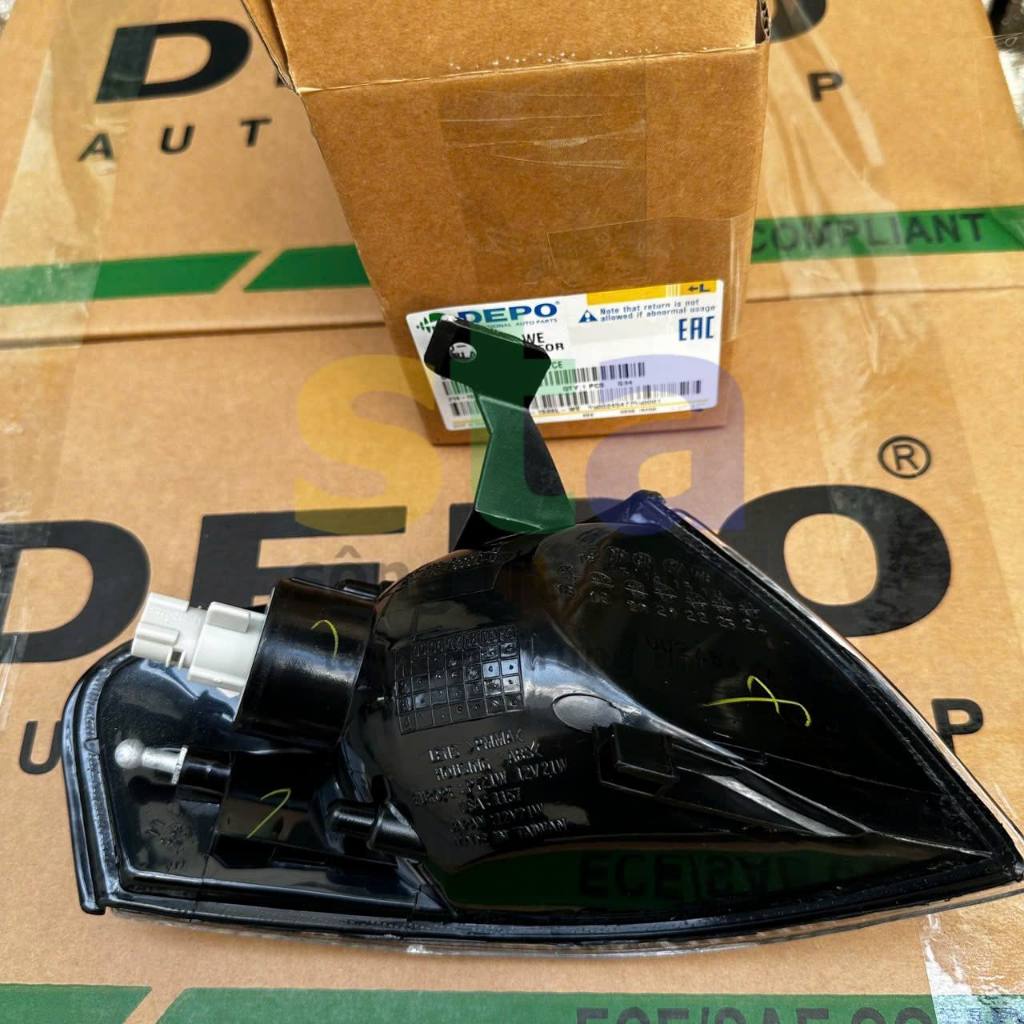 Đèn báo rẽ Mazda 323 đời 1997-2000. Đèn xi nhan Mazda 323
