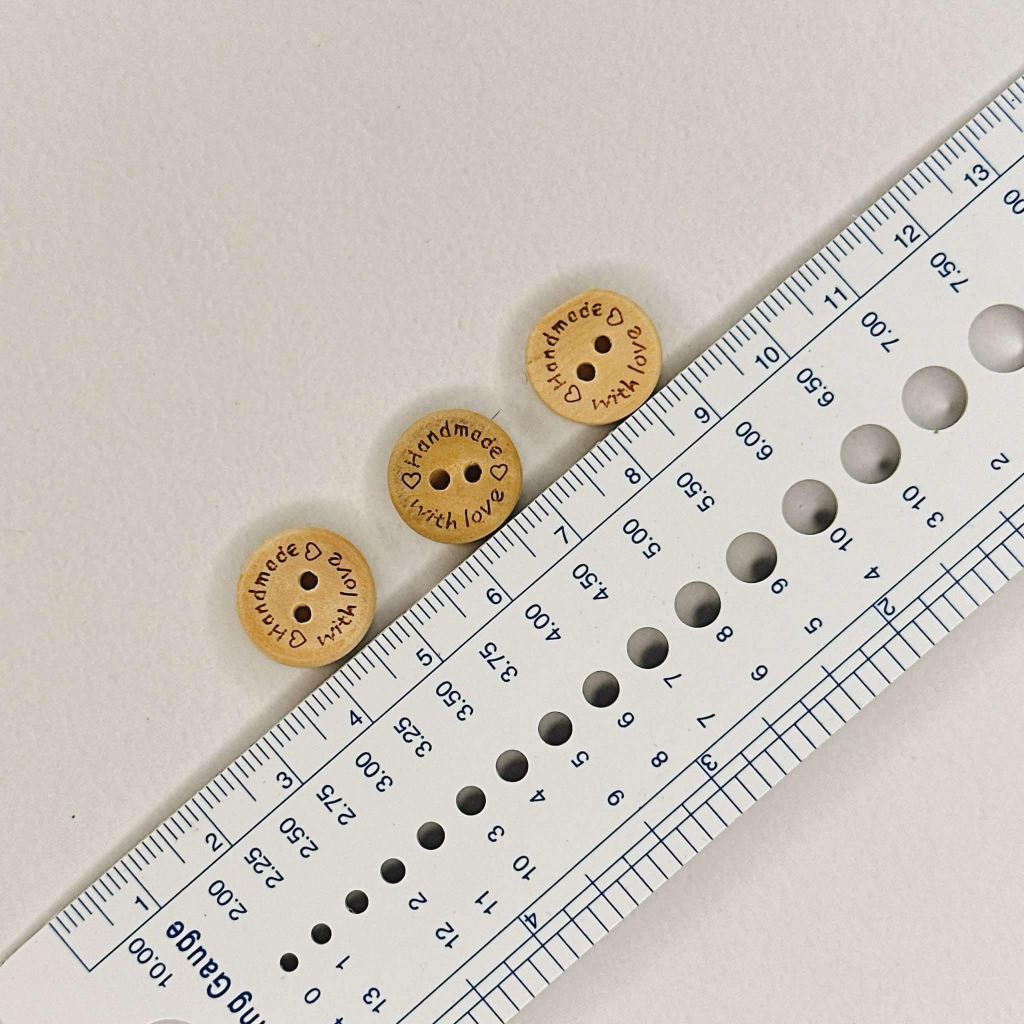Cúc gỗ handmade with love (gói 10 cái)