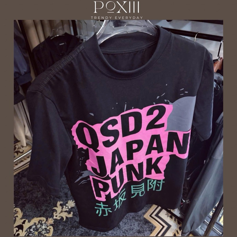 Áo Phông D Que Chữ Đen Nền Hồng Form Chuẩn Cổ Ba Phân - Áo Phông Nam Nữ Vải Cotton Thoáng Mát (Kèm Ả