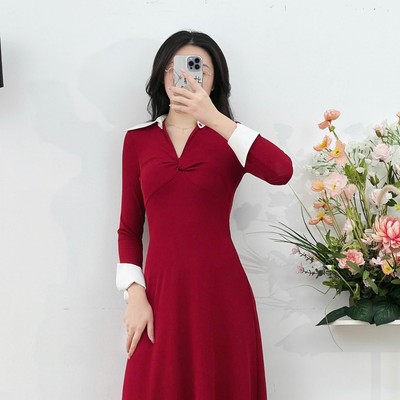 Đầm Nữ 𝐂𝐂𝐇𝐀𝐓 Dáng Xòe Cổ V Kiểu Chất Liệu Thun Co Giãn 24VDC8015XT