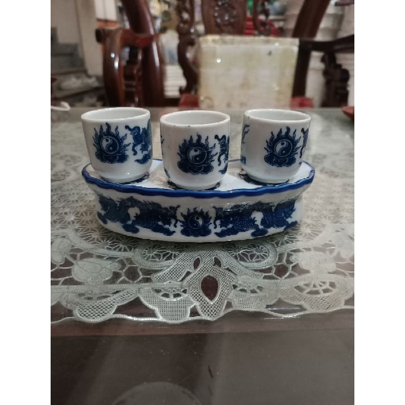 Kỷ thờ 3 chén Bát tràng