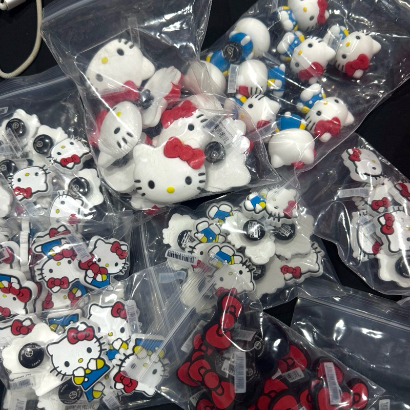 [Hàng có sẵn] Jibitz Hello Kitty có tem hàng xịn dùng để gắn vào dép Crocs | changkittysop