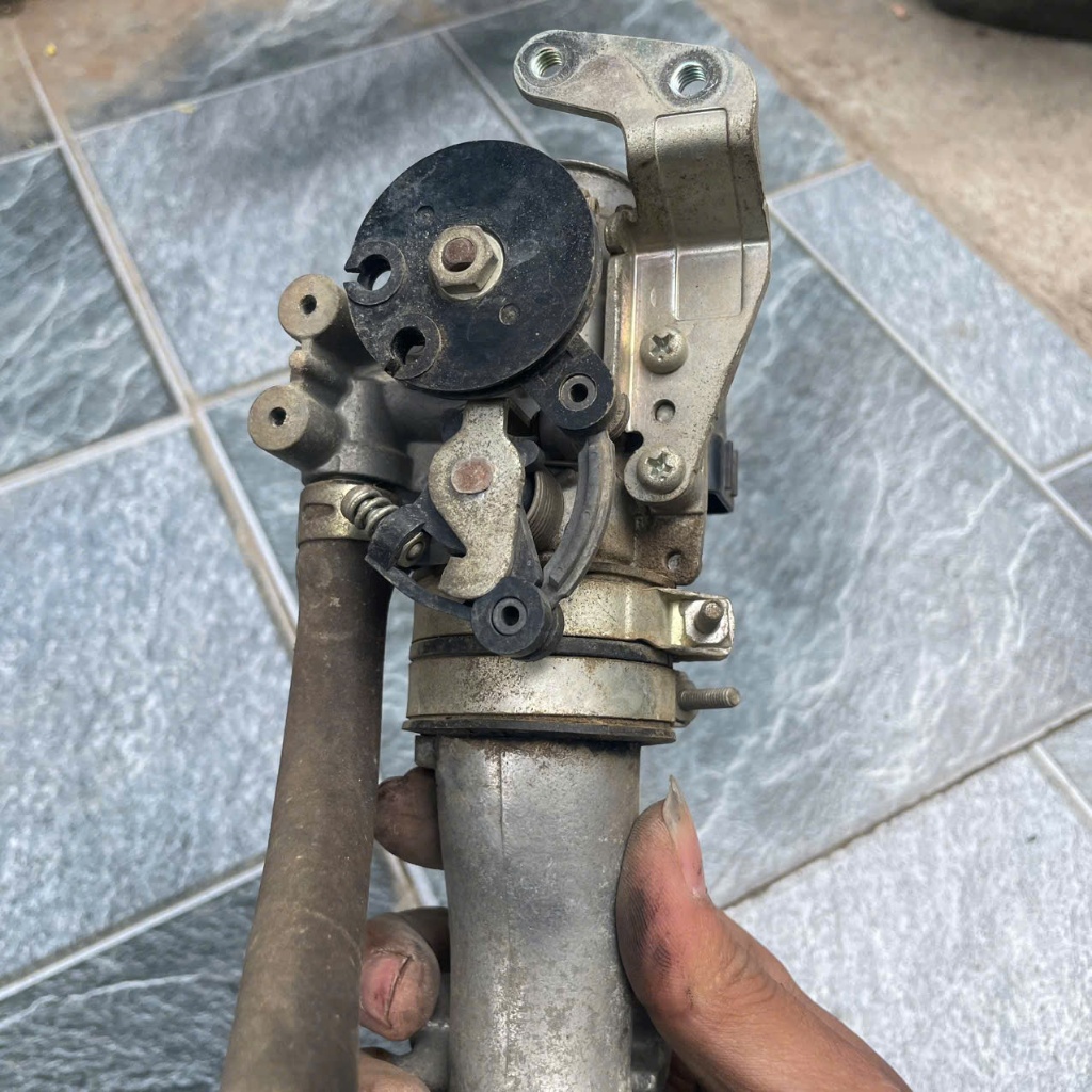 Bình xăng con nouvo5 sx FI, chế yamaha nouvo 5 (hàng zin tháo xe) chính hãng