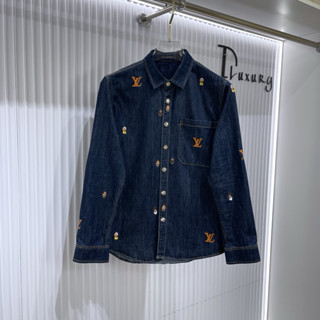 ⚜️ [HÀNG CAO CẤP] - Áo Sơ Mi Denim Luon Vuituoi Xanh Bò Phối Chữ Thêu Nổi Bật - Sơ Mi Bò Nam Nữ Cao Cấp Loại 1 Dluxury