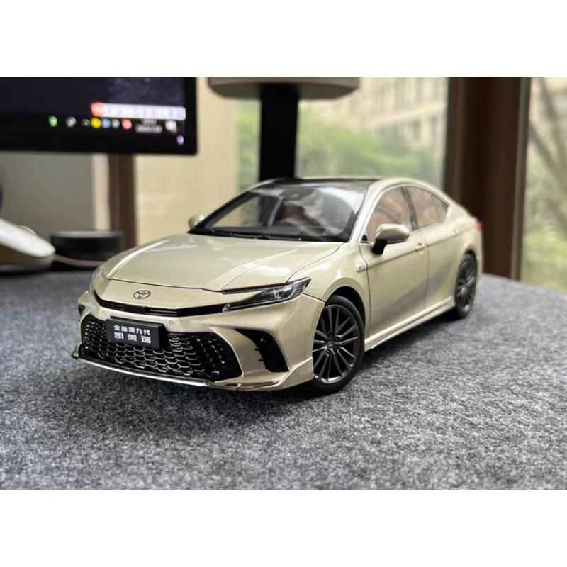 Mô hình xe Toyota Camry 2025 Luxury tỉ lệ 1/18 (Paudi)