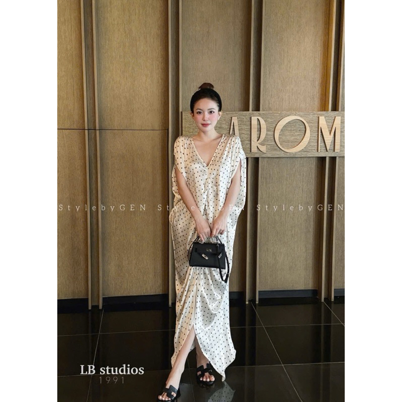 Váy maxi lụa cổ tim sang chảnh