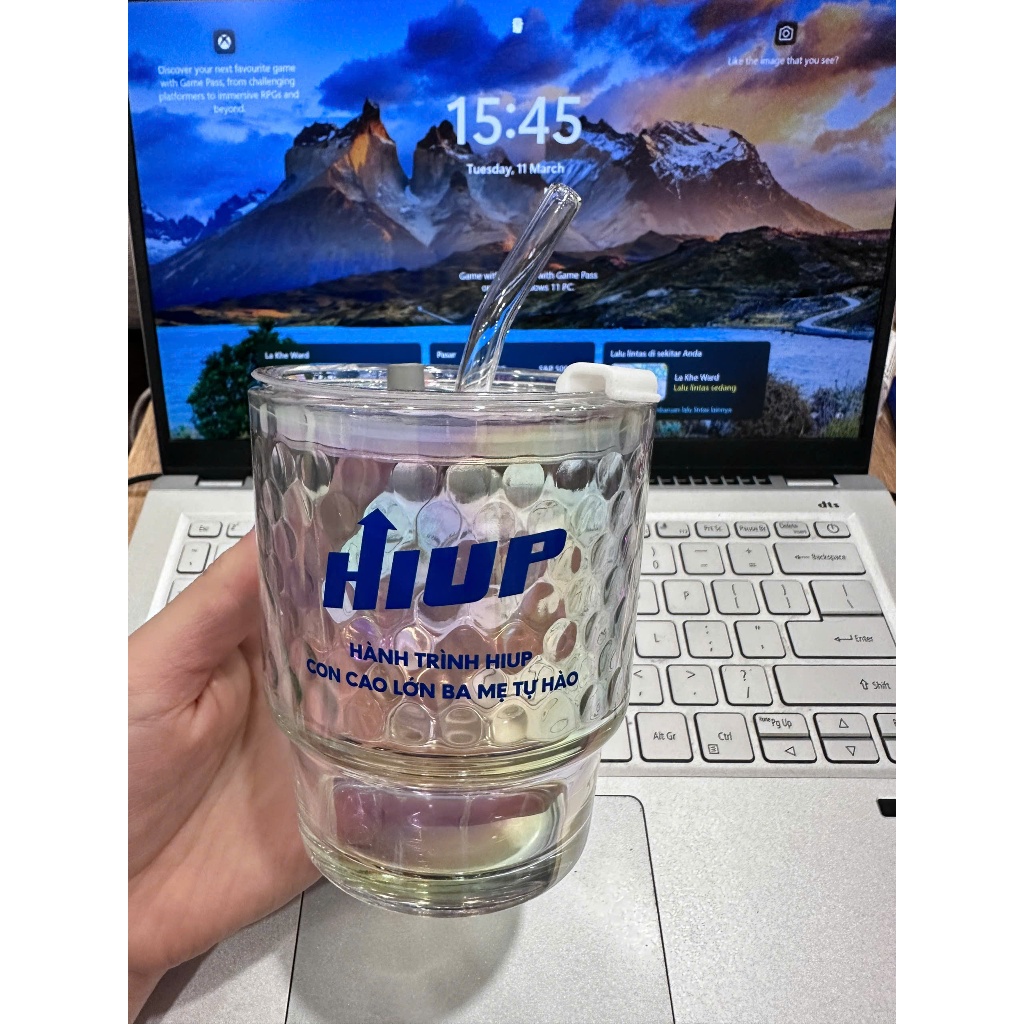 Ly thủy tinh cầu vồng hiup kèm ống hút