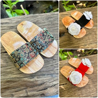 Guốc mộc cho bé gái, dép gỗ cho bé trai và bé gái Thiên Di chất gỗ xoan đào bền bỉ chống thấm nước