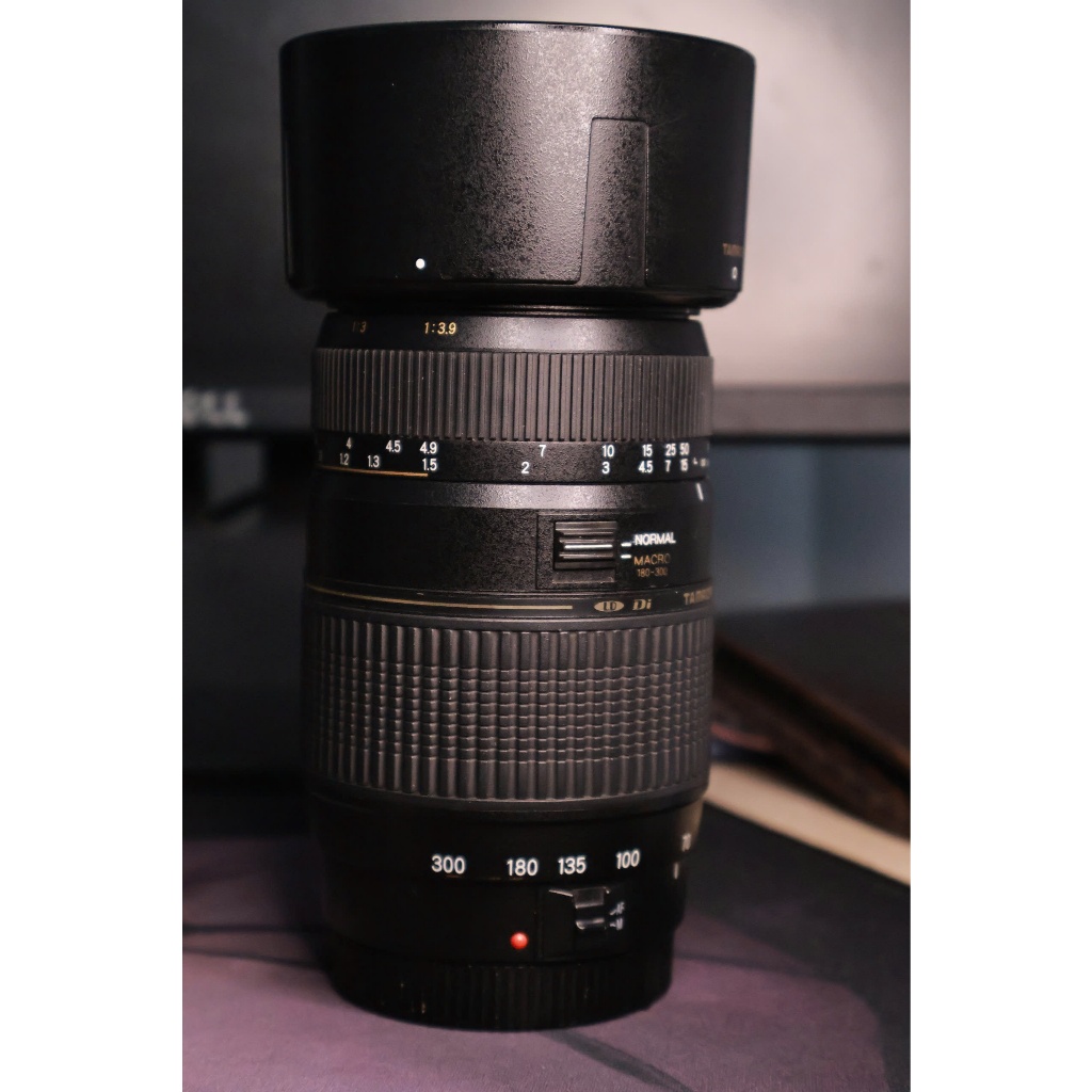 Tamron AF 70-300mm F/4-5.6 Di LD Macro for Canon - Đồ trang trí