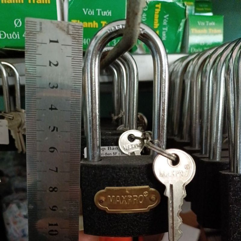 Ổ khóa treo đen càng dài
