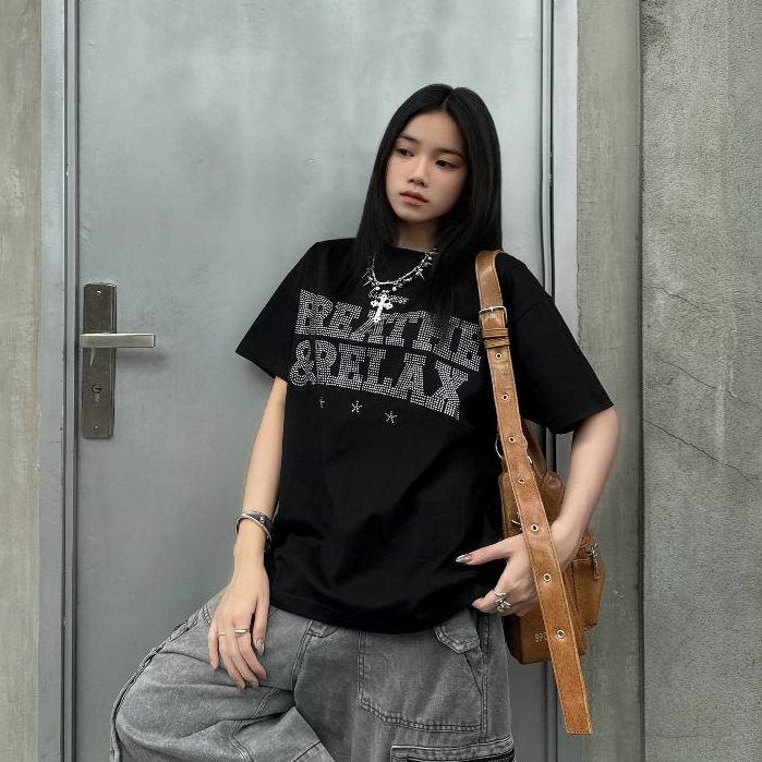 Áo Thun SAIGONESE Cổ Tròn Họa Tiết Đính Đá Form Boxy Unisex Nam Nữ 4 Màu - AT03SG | BigBuy360 - bigbuy360.vn