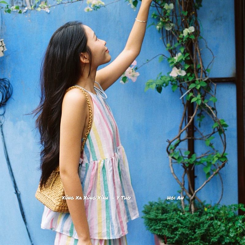 |0303 studio| áo cổ yếm kín lưng thêu hoa vải linen - dòng Ý Thơ