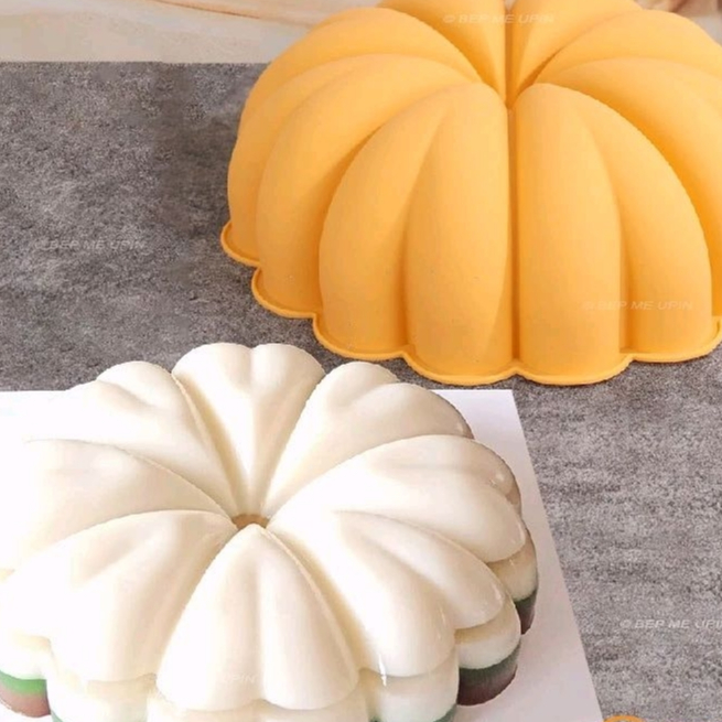 Khuôn bánh silicon hình nửa quả bí ngô to 24cm