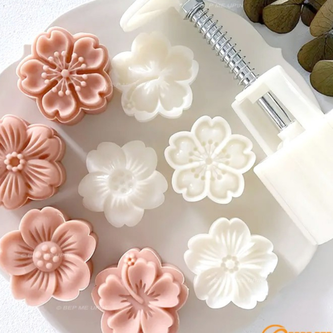 Khuôn nhấn lò xo hoa anh đào dâm bụt có 4 mặt hoa làm bánh trung thu bánh xu xê