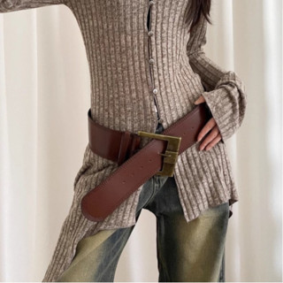 Thắt lưng bản to gài nâu đỏ phong cách y2k