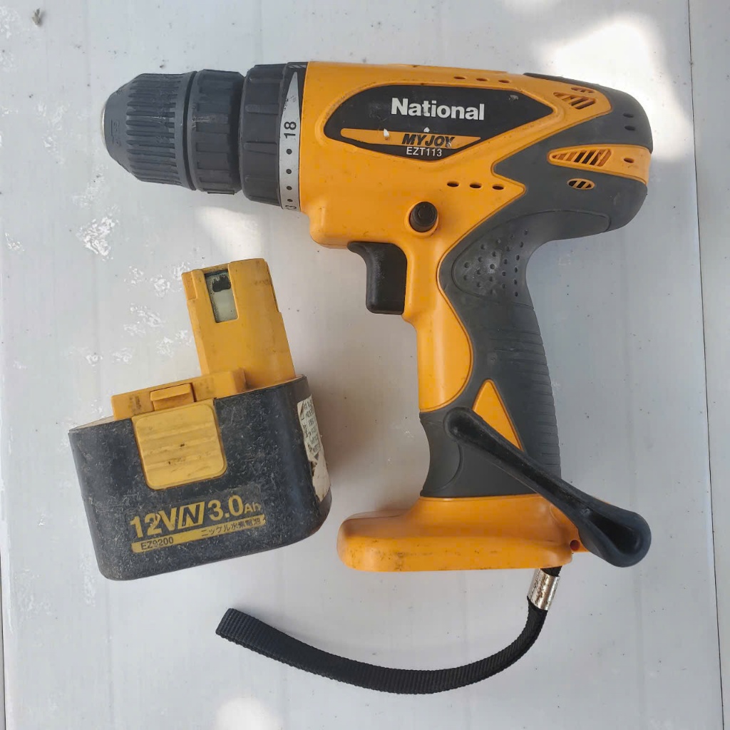 khoan pin nội địa nhật National EZT113 12v ( thân máy+ vỏ pin)