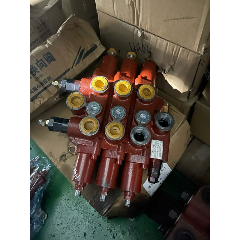 ngăn kéo thuỷ lực dl20.3-3 cho máy xúc lật kẹp gỗ hj946 hj950