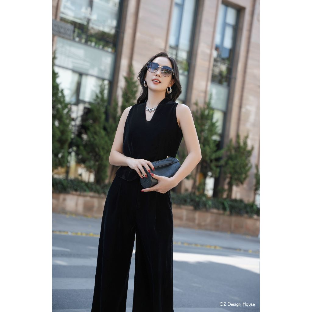 Áo ghi lê OZ Design House AO18317WIN24 nhung the 2 lớp cổ tim màu đen