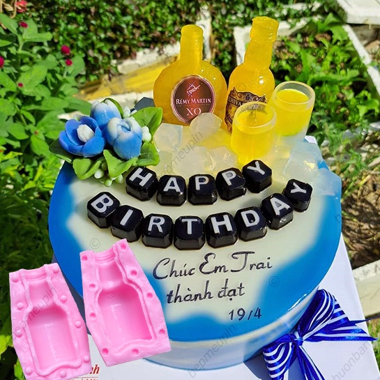 Khuôn silicon chai rượu chivas mini 10cm làm bánh