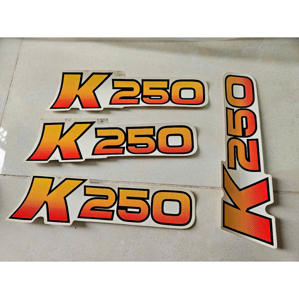 1 đôi tem chữ K250 ( chính hãng dùng cho các dòng xe KIA K250)