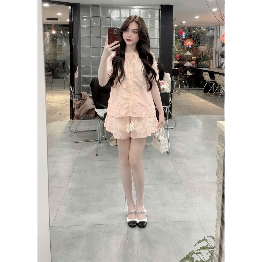 Set đồ nữ Canna chất vải thô thêu hoa nổi hai lớp mềm mại, Bộ đồ nữ áo ngắn tay kèm quần short trẻ trung thời trang HEBE | BigBuy360 - bigbuy360.vn