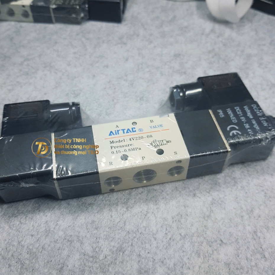 4V220-08 Van điện từ 2 đầu coil điện 5/2  (Airtac) Chính Hãng (Ren 1/4"~13mm)