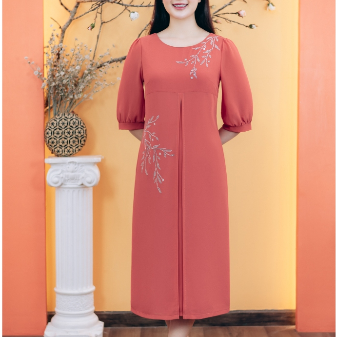 Đầm suông trung niên cho mẹ - Cổ tròn đính đá tay lỡ - Màu Cam sữa - TTV Store thời trang nữ TTV1850