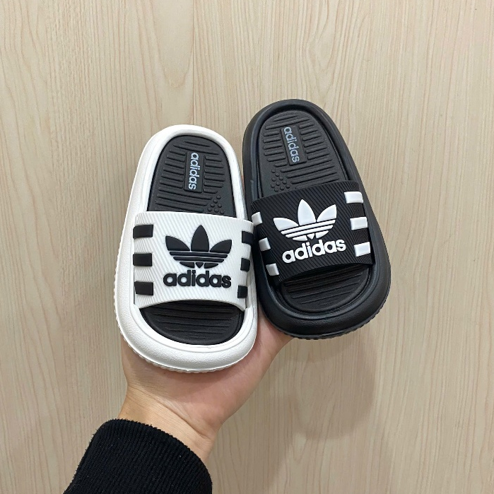 Dép lê trẻ em 2 màu đế cao su êm ái kiểu dáng thời trang đi chơi đi biển chống trơn trượt